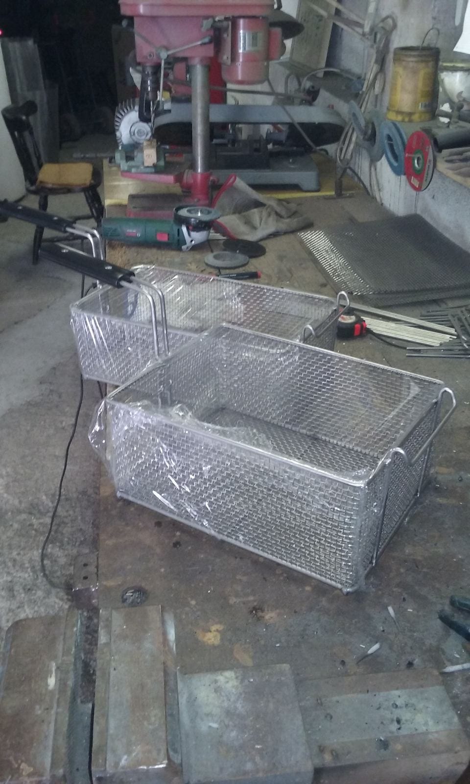 Inox košare u radionici